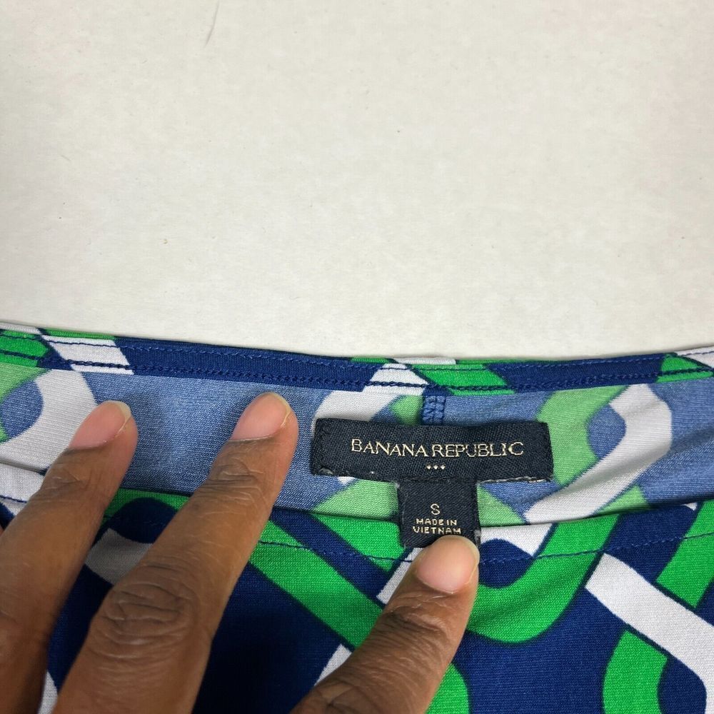 Banana Republic Work Shift Medallion Print 3/4 Sleeve Stretchy Pullover SMALL - Picture 4 of 10